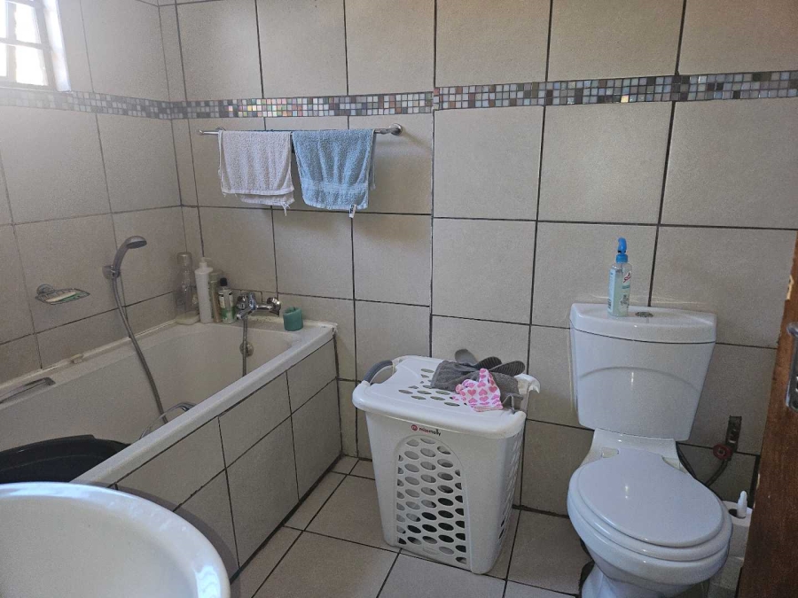 2 Bedroom Property for Sale in Floors Northern Cape